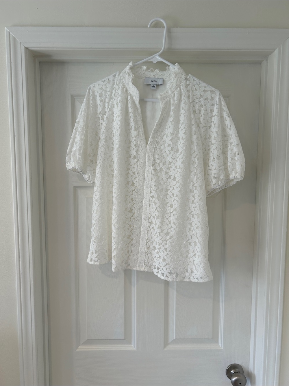 CeCe Cream Floral Lace Short Puff Sleeve Blouse